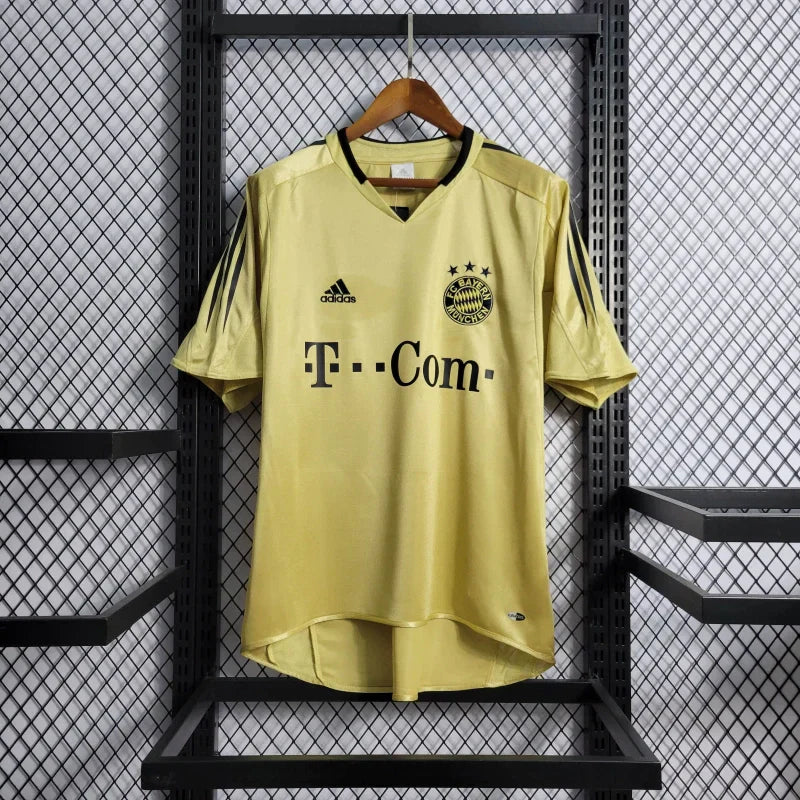 BAYERN MUNICH VISITANTE RETRO 2004/05 VERSIÓN FAN