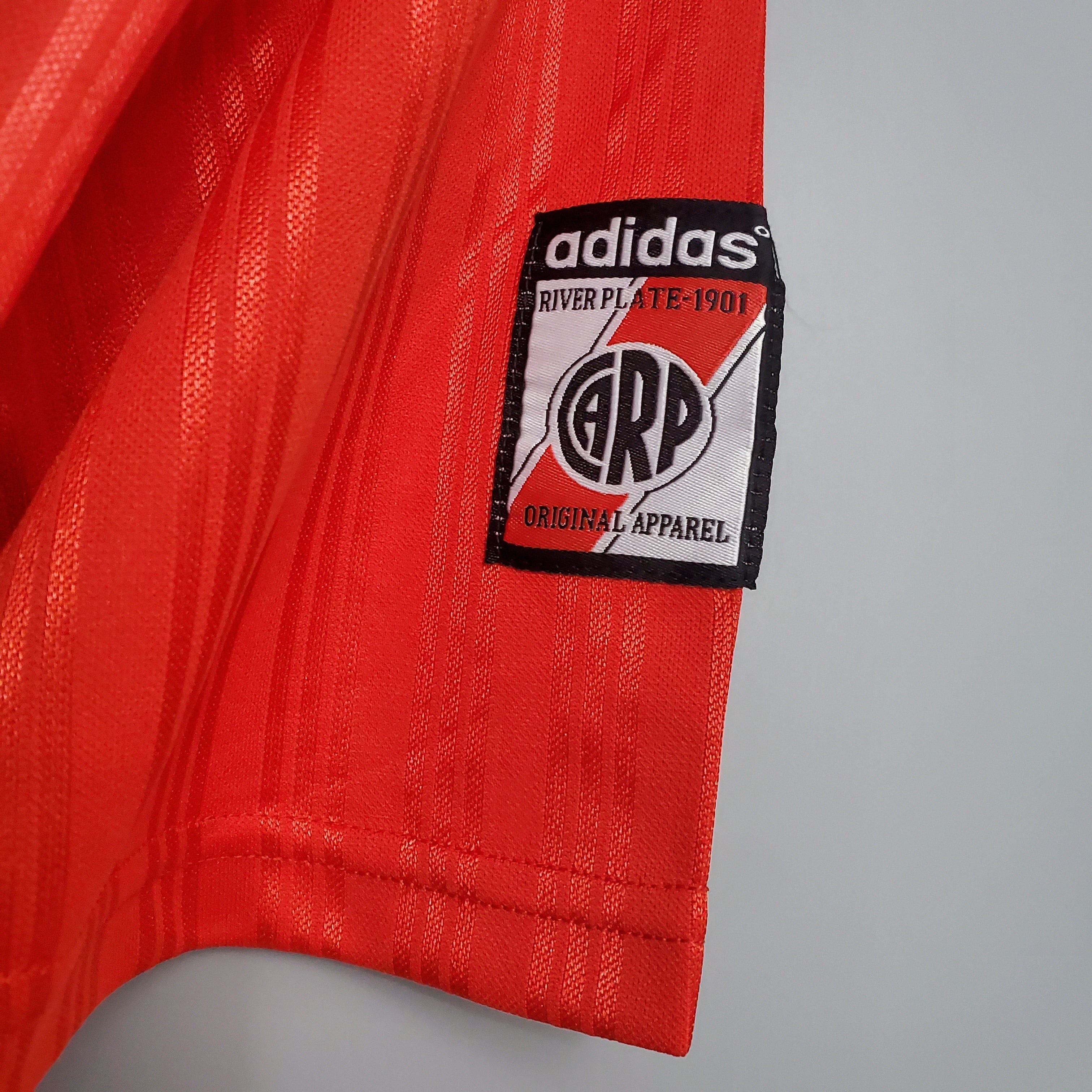 BAJO ENCARGO RIVER PLATE VISITANTE RETRO 1996 VERSIÓN FAN