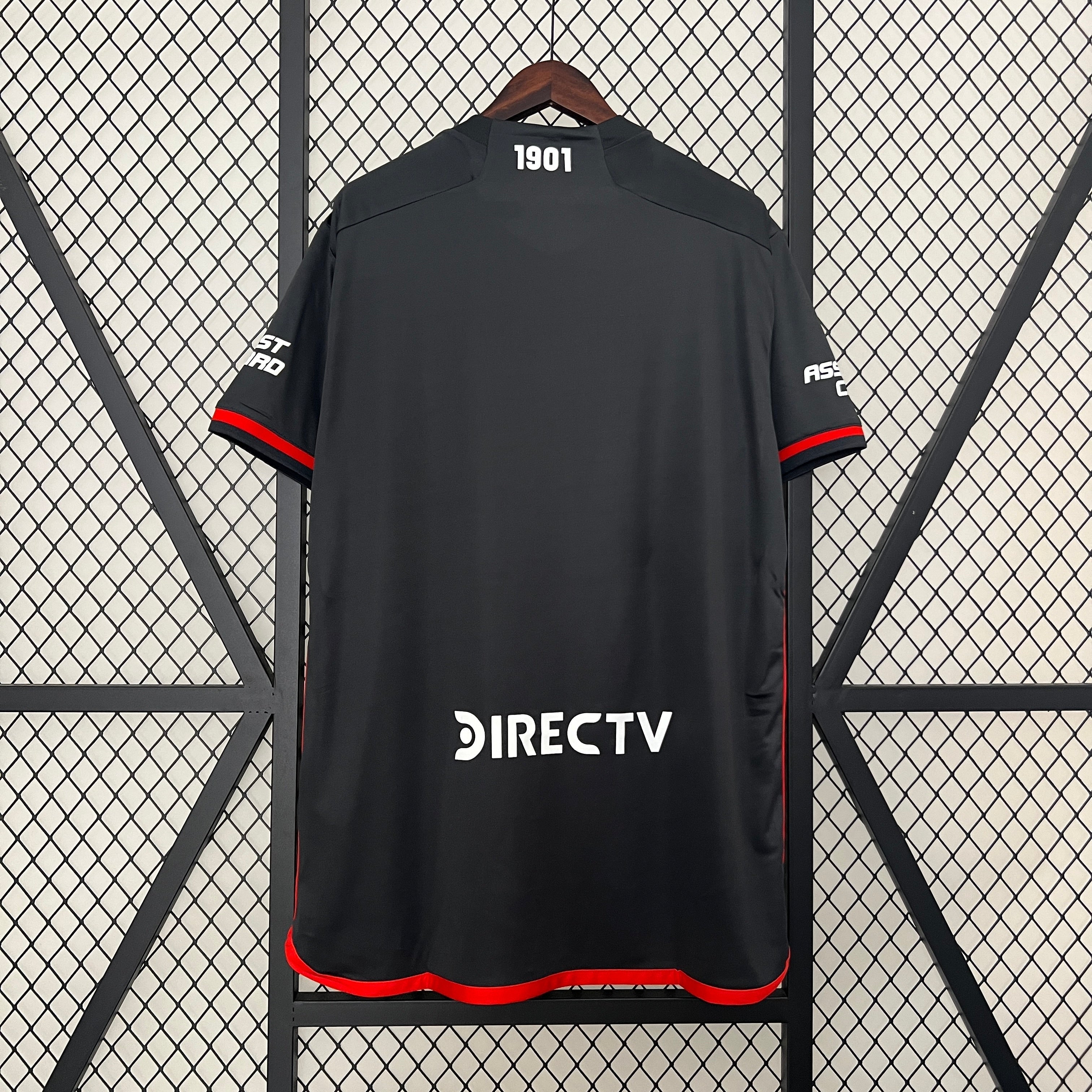 BAJO ENCARGO RIVER PLATE TERCERA 2024 VERSIÓN FAN