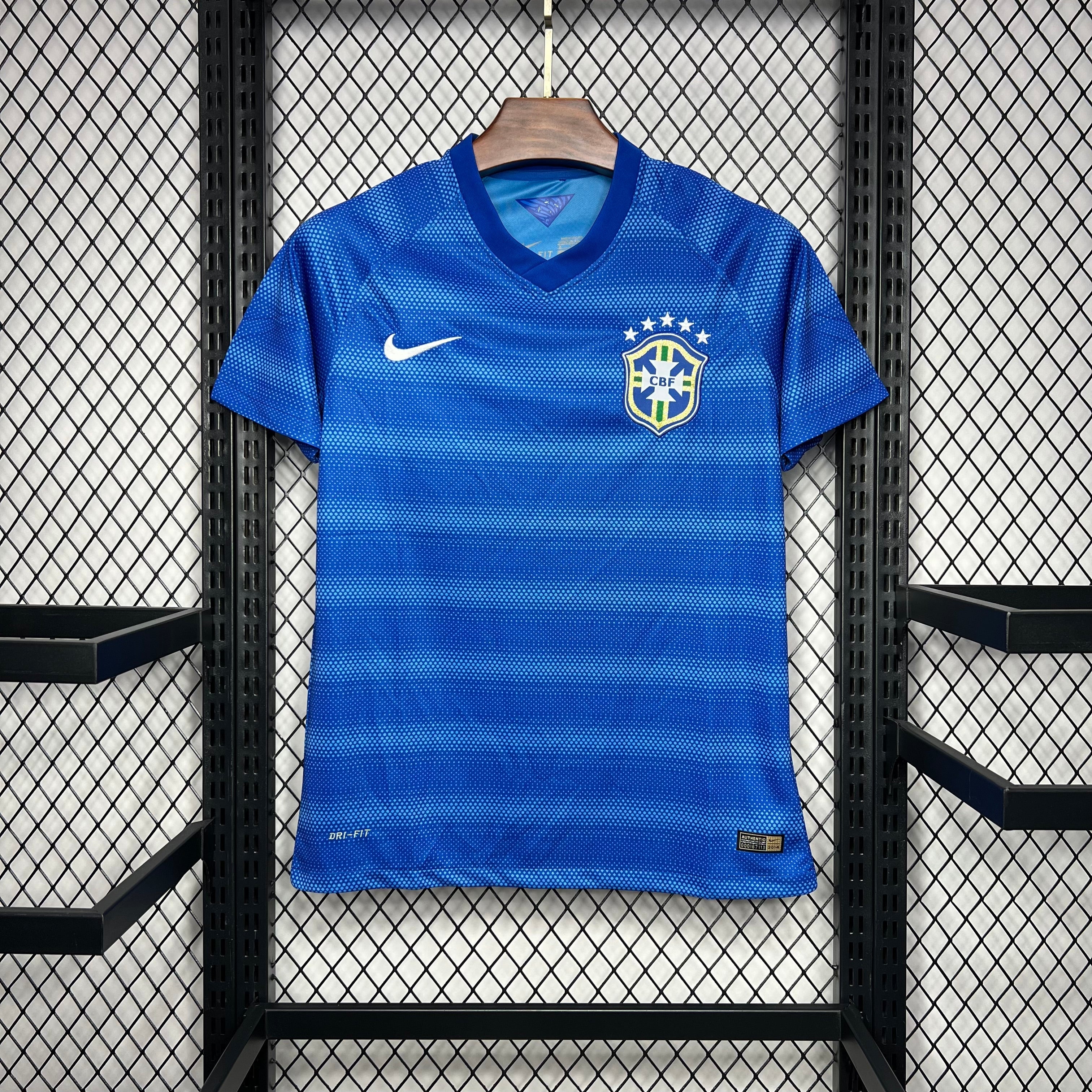 BAJO ENCARGO BRASIL VISITANTE RETRO 2014 VERSIÓN FAN