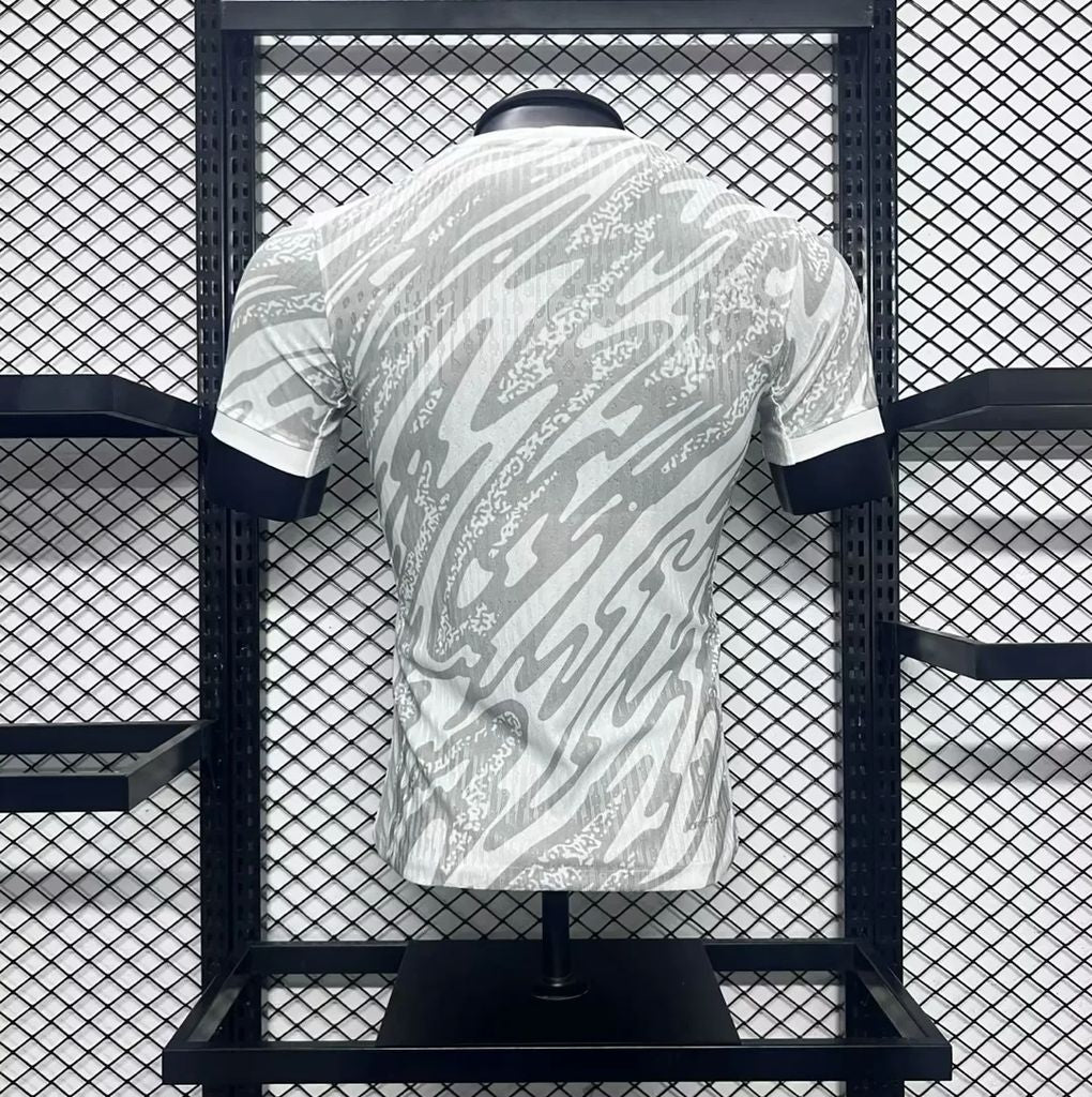 BAJO ENCARGO BRASIL EDICIÓN ESPECIAL BLANCA 2024 VERSIÓN JUGADOR