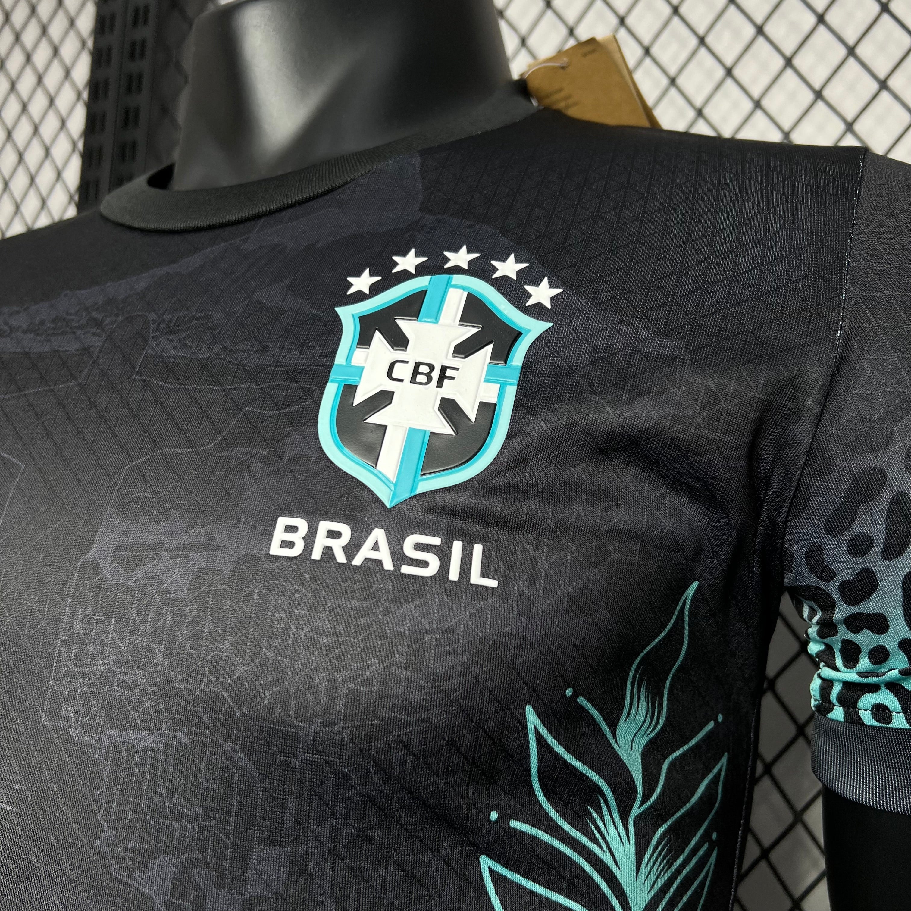 BAJO ENCARGO BRASIL EDICIÓN ESPECIAL NEGRA 2024 VERSIÓN JUGADOR