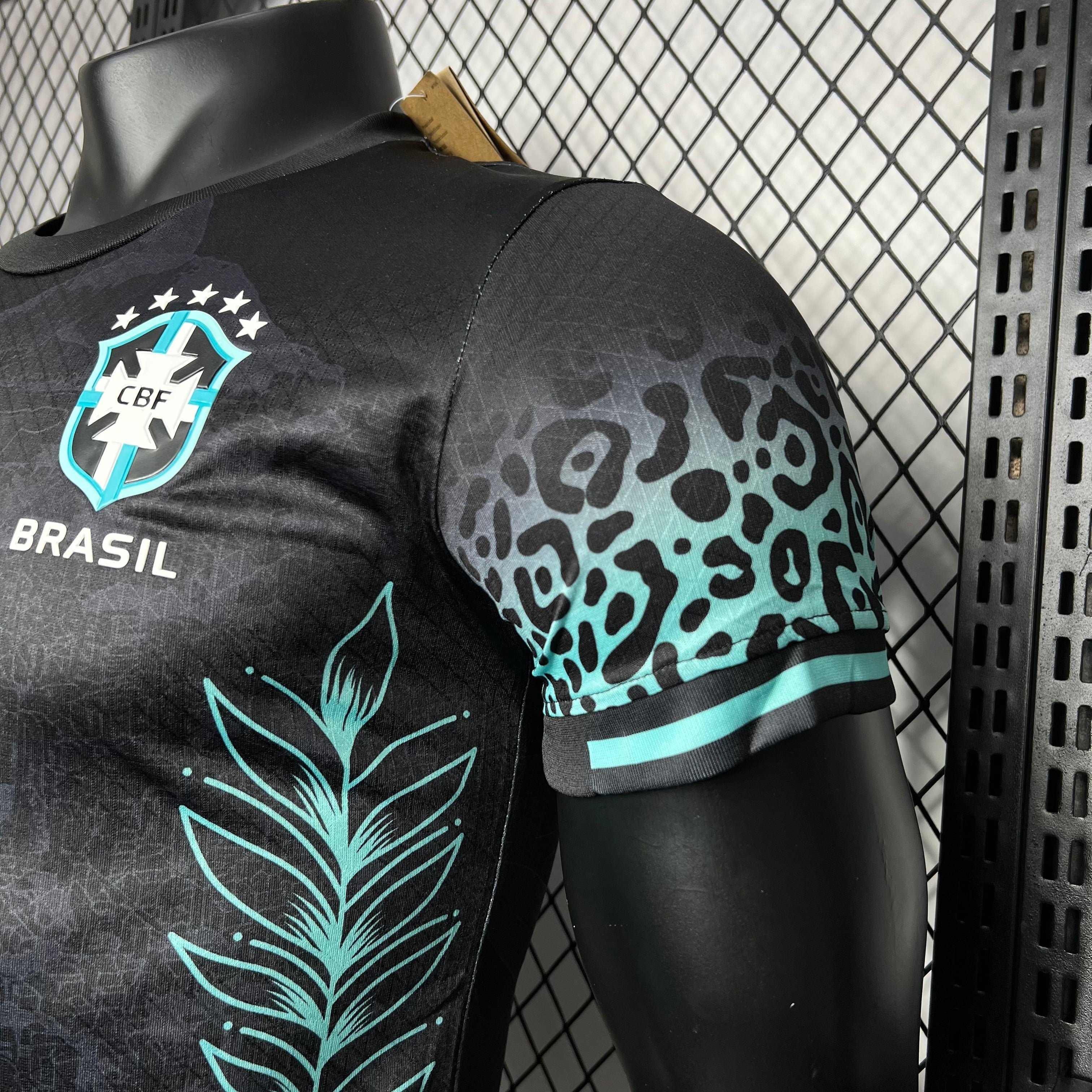 BAJO ENCARGO BRASIL EDICIÓN ESPECIAL NEGRA 2024 VERSIÓN JUGADOR