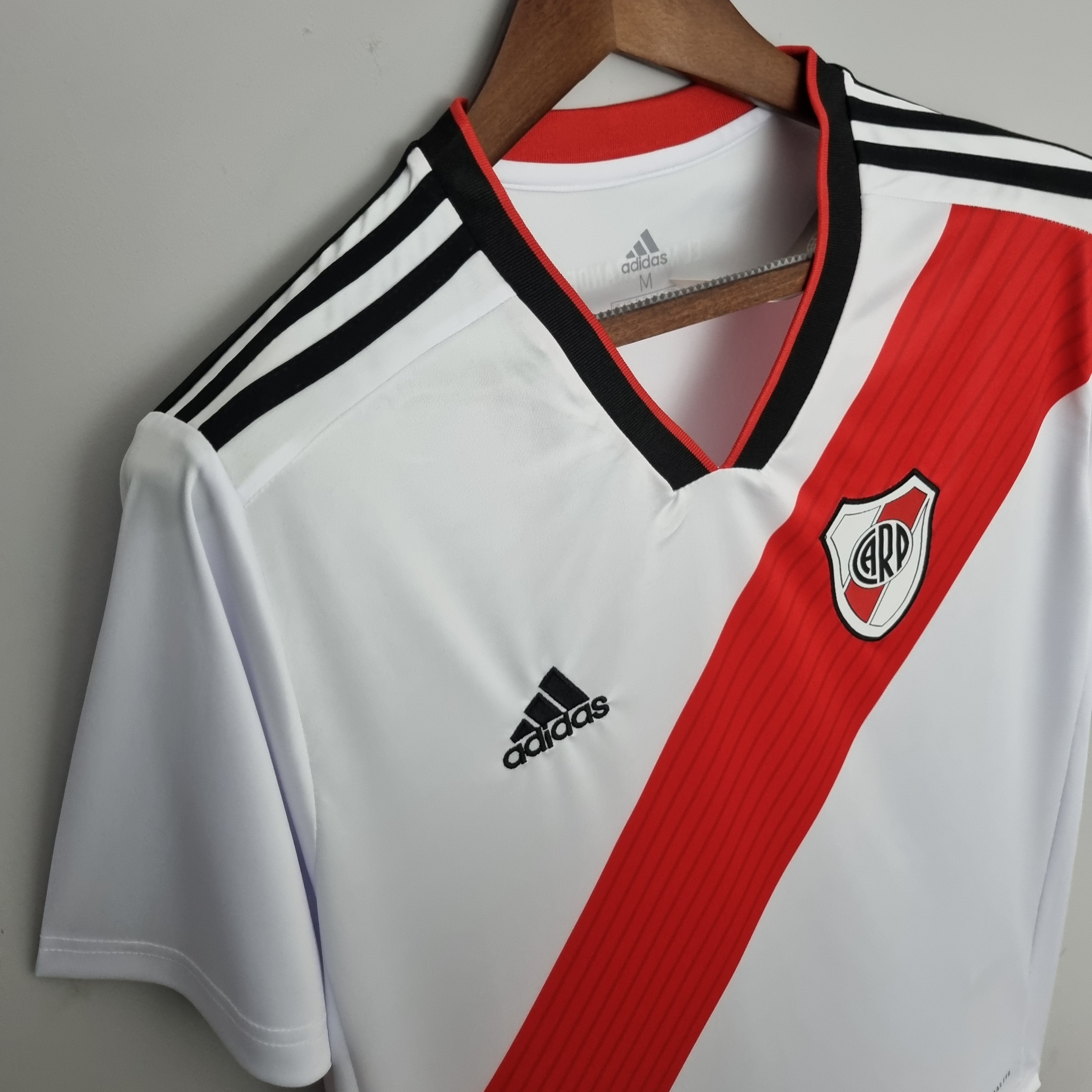 BAJO ENCARGO RIVER PLATE LOCAL RETRO 2018 VERSIÓN FAN