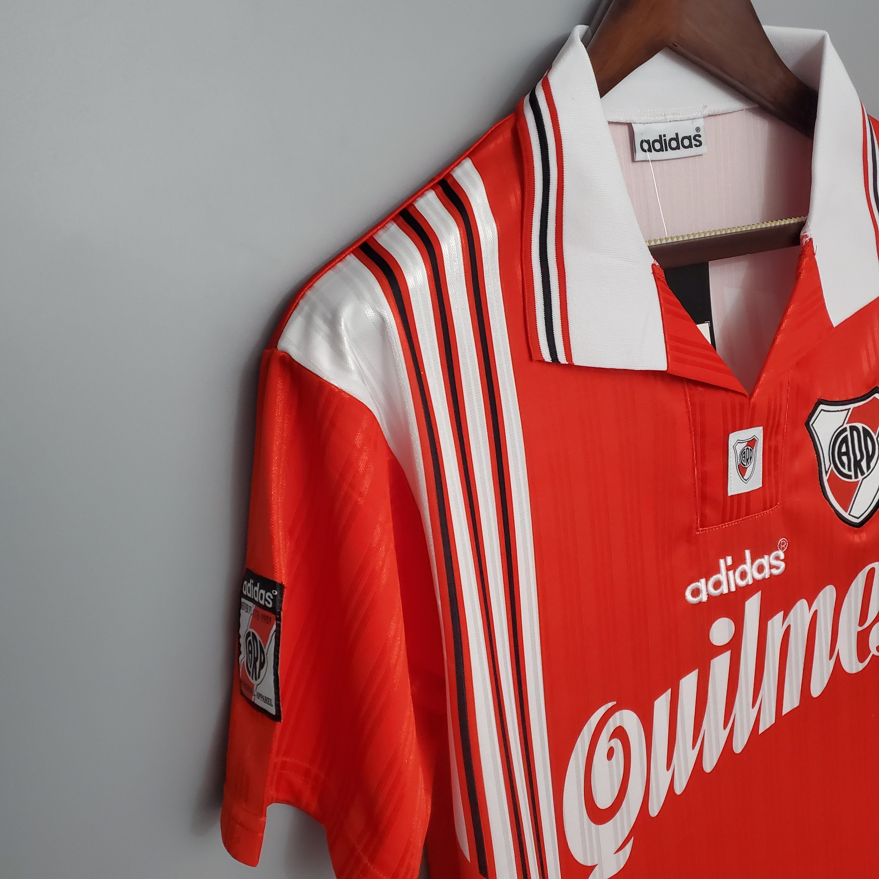BAJO ENCARGO RIVER PLATE VISITANTE RETRO 1996 VERSIÓN FAN