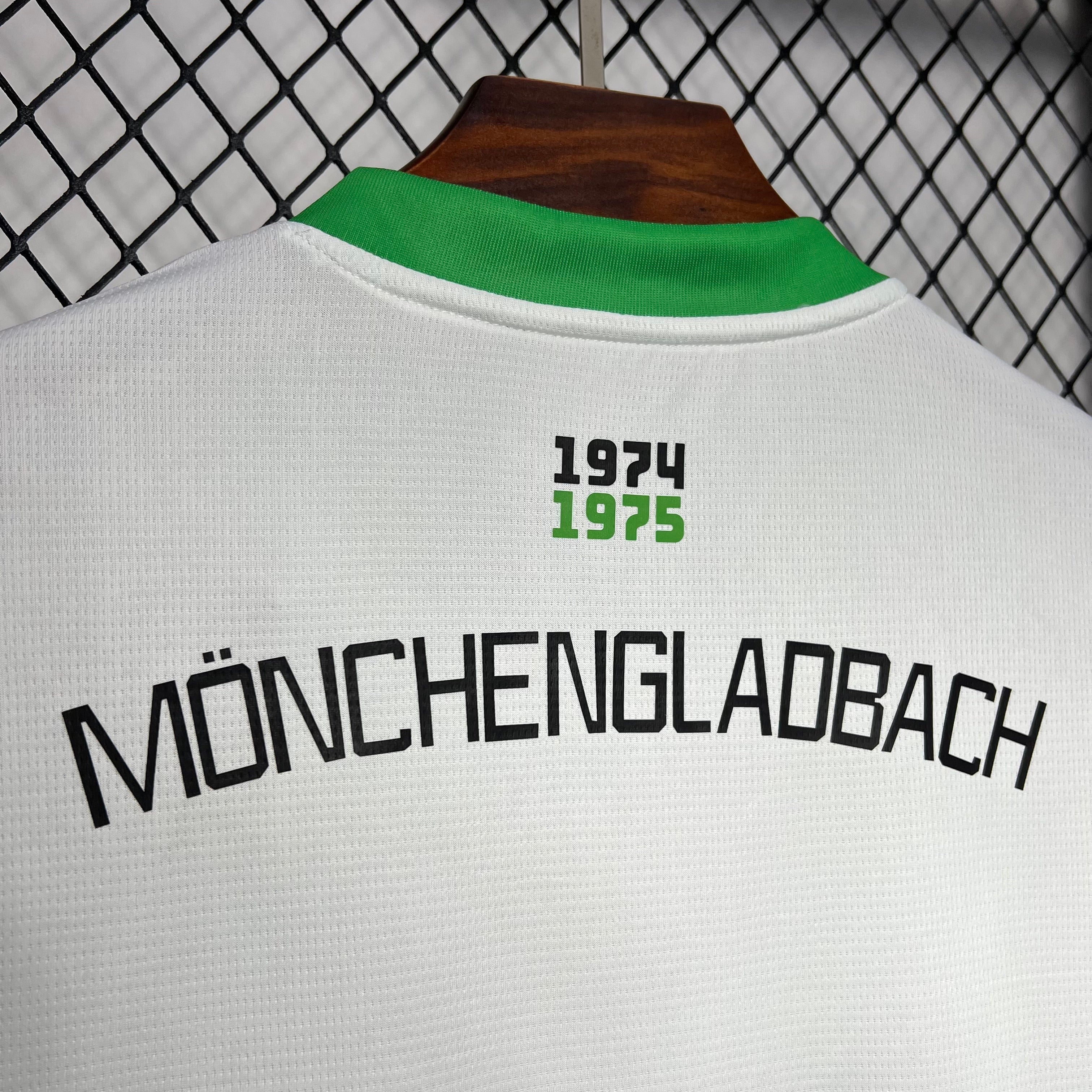 BAJO ENCARGO BORUSSIA MONCHENGLADBACH LOCAL 2024/25 VERSIÓN FAN