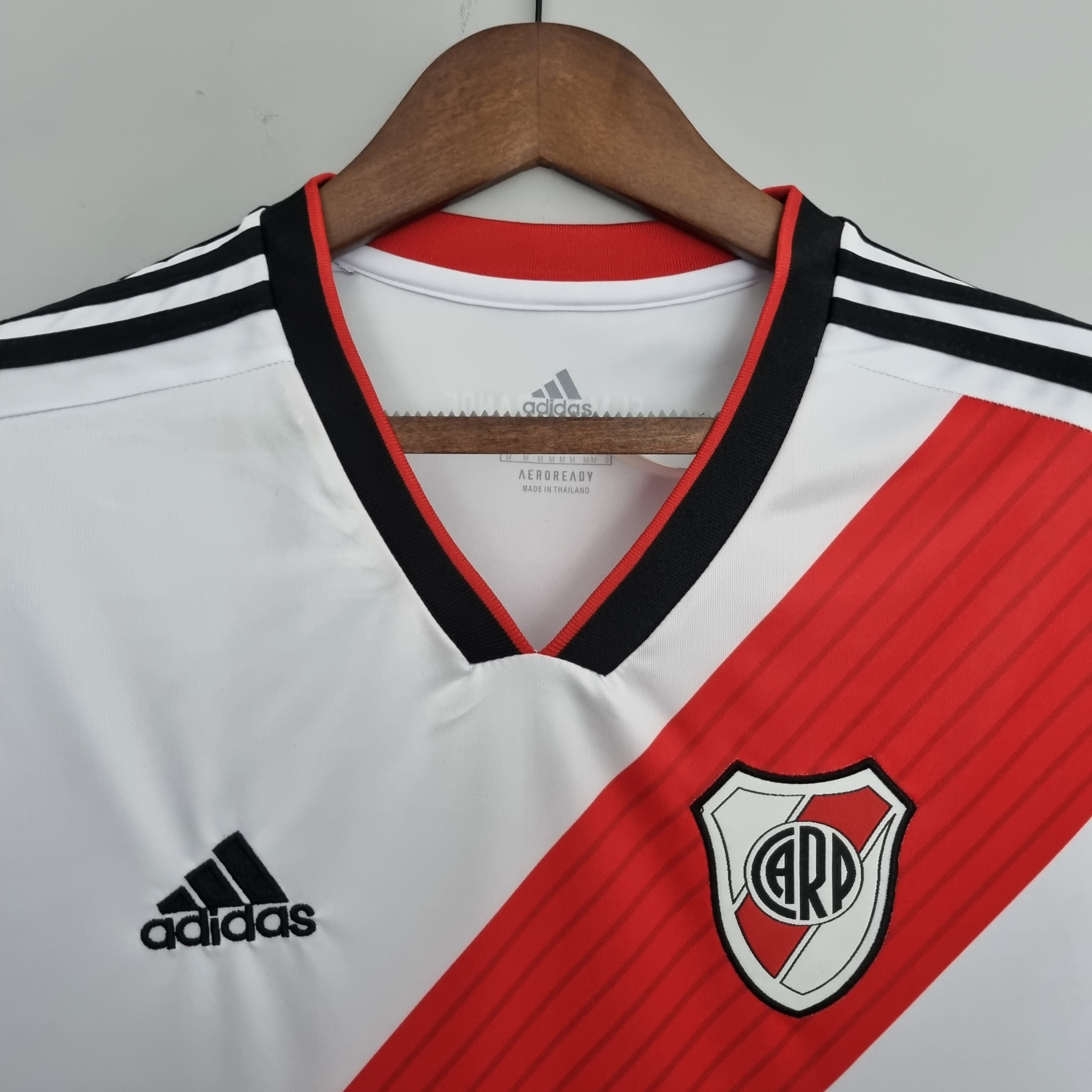 BAJO ENCARGO RIVER PLATE LOCAL RETRO 2018 VERSIÓN FAN