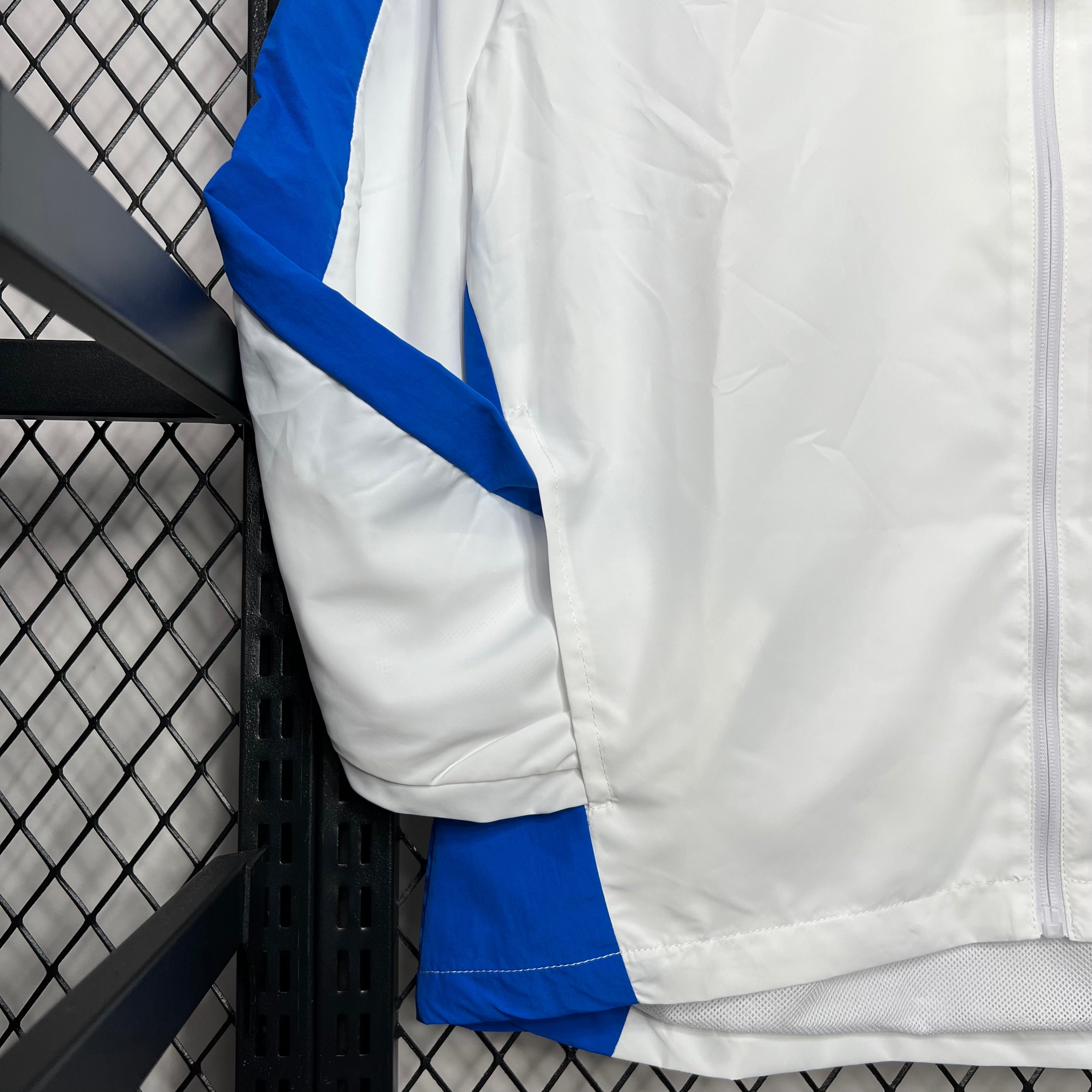 BAJO ENCARGO BRASIL CORTAVIENTOS RETRO 1994 BLANCA