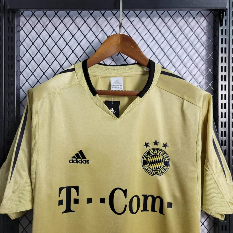 BAYERN MUNICH VISITANTE RETRO 2004/05 VERSIÓN FAN
