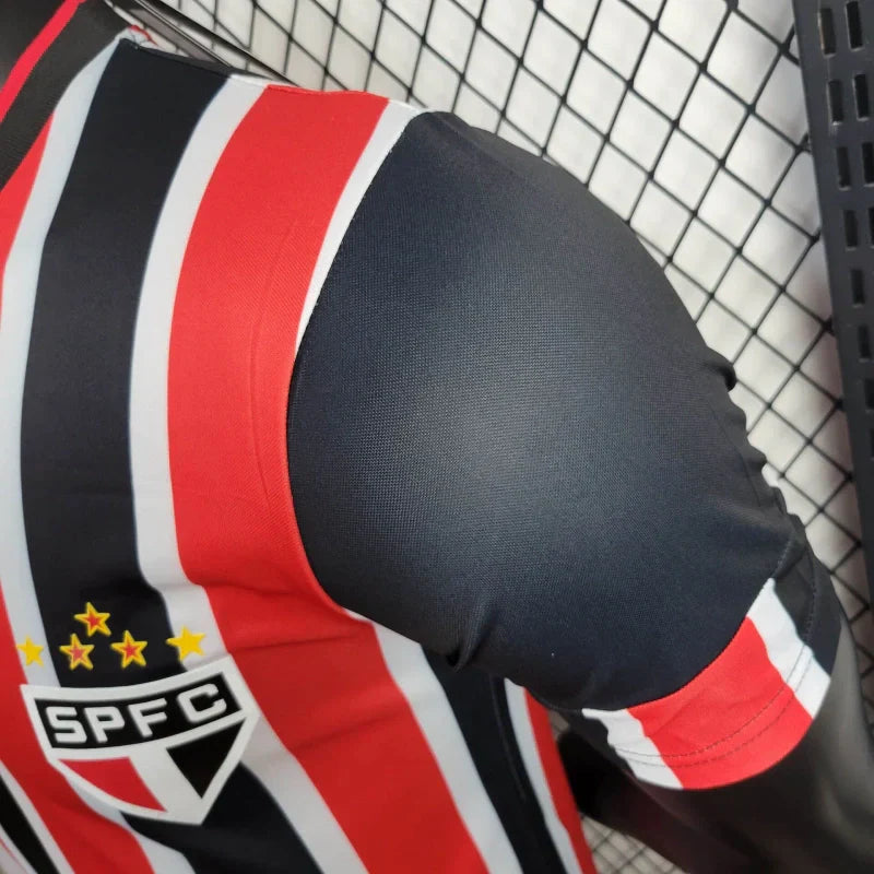 BAJO ENCARGO SAO PAULO VISITA 2024 VERSIÓN JUGADOR
