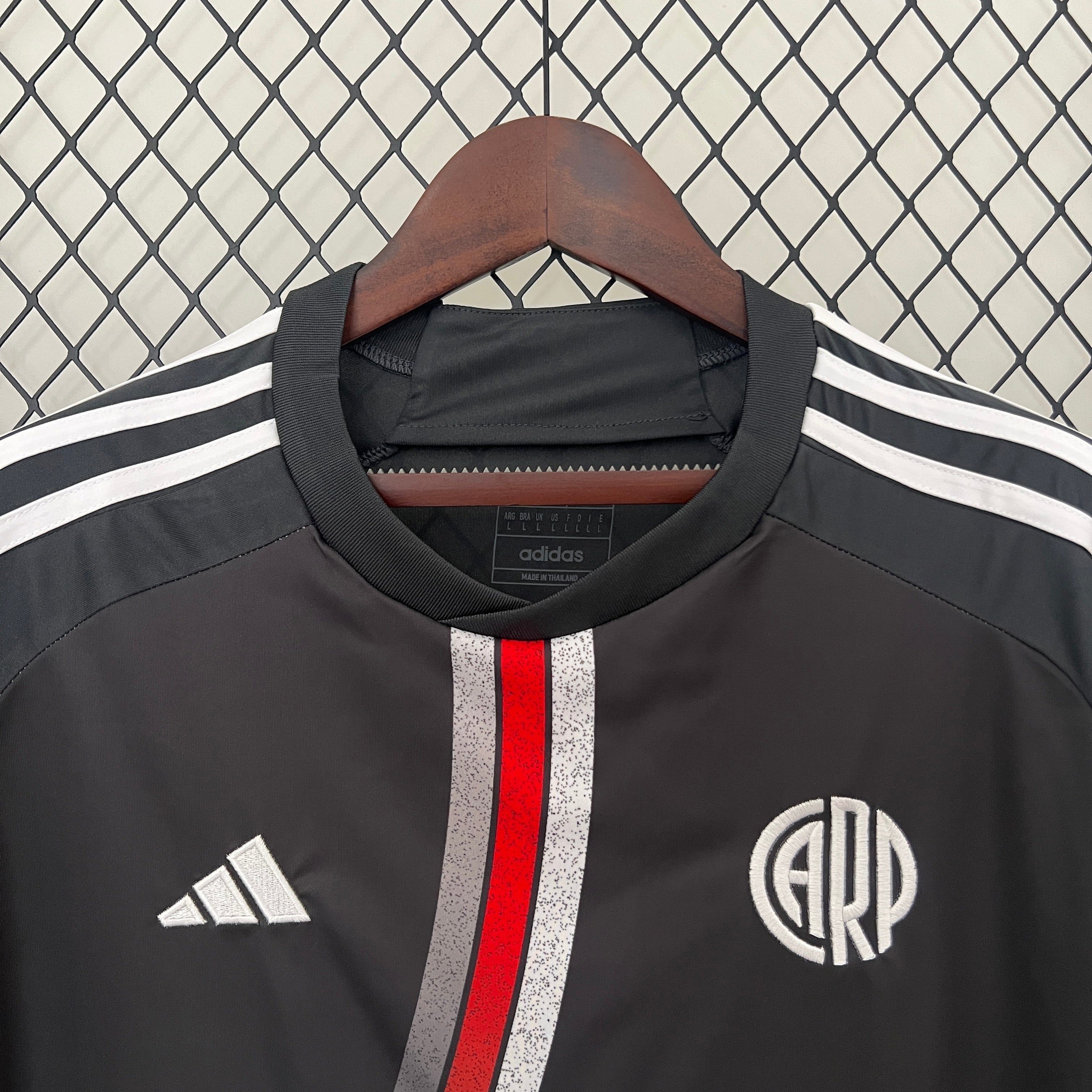 BAJO ENCARGO RIVER PLATE TERCERA 2024 VERSIÓN FAN