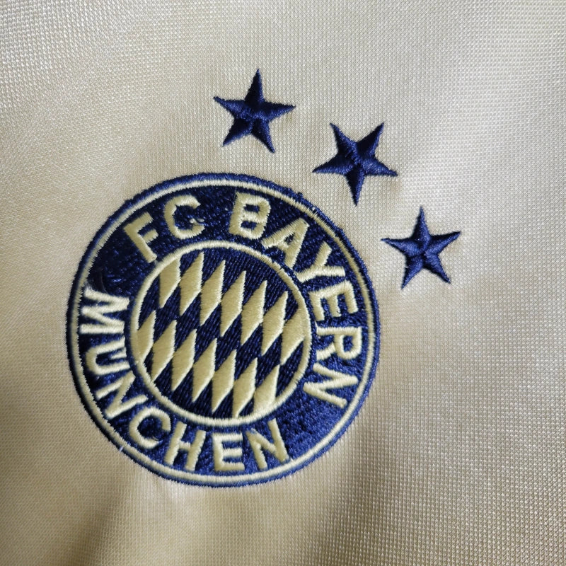 BAYERN MUNICH VISITANTE RETRO 2004/05 VERSIÓN FAN