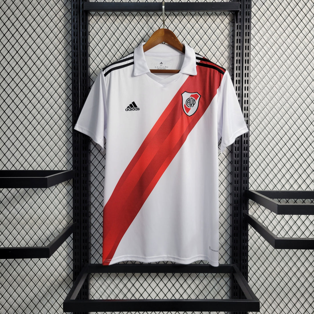 BAJO ENCARGO RIVER PLATE LOCAL 2023 VERSION FAN