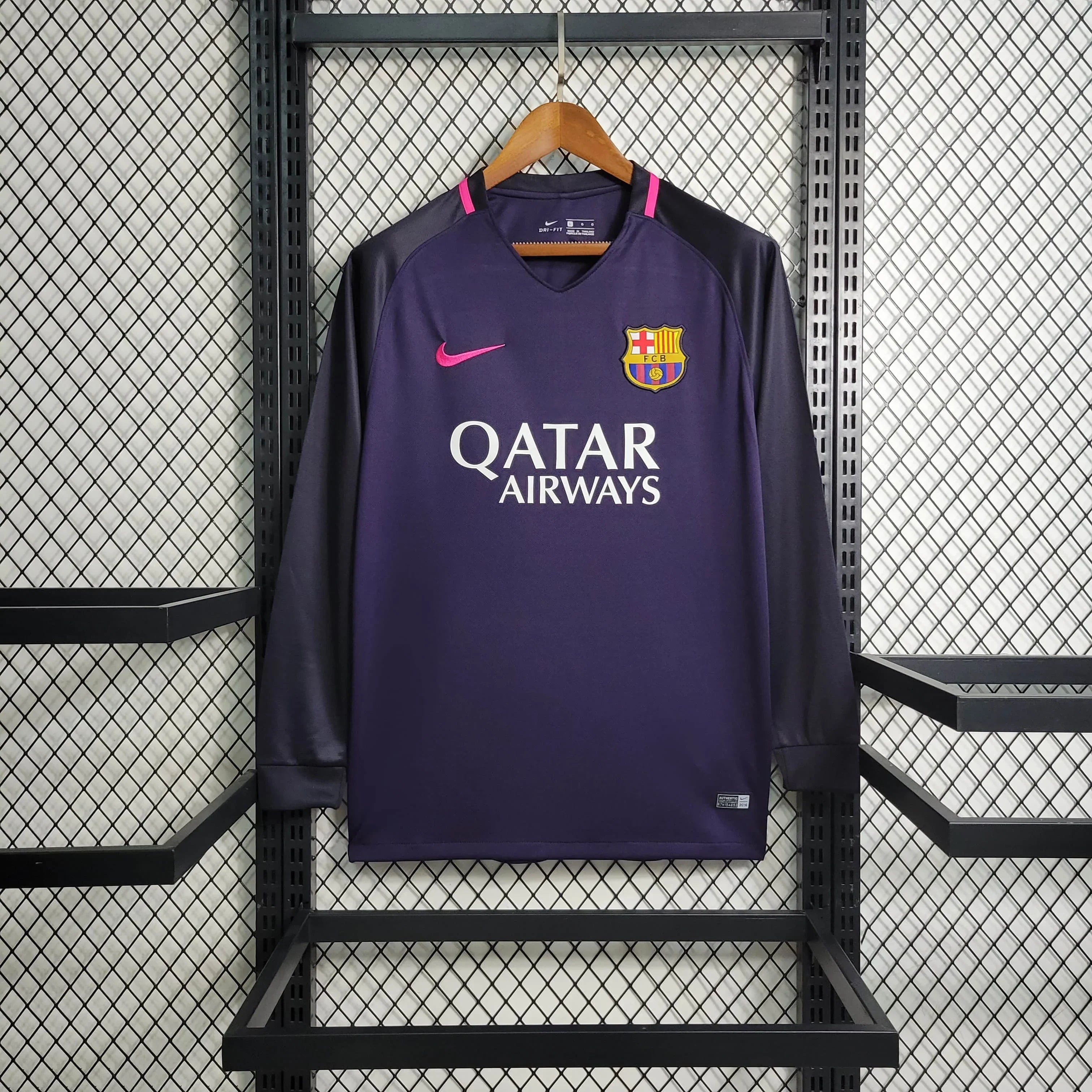 BARCELONA RETRO VISITANTE  MANGA LARGA 2016/17 VERSIÓN FAN