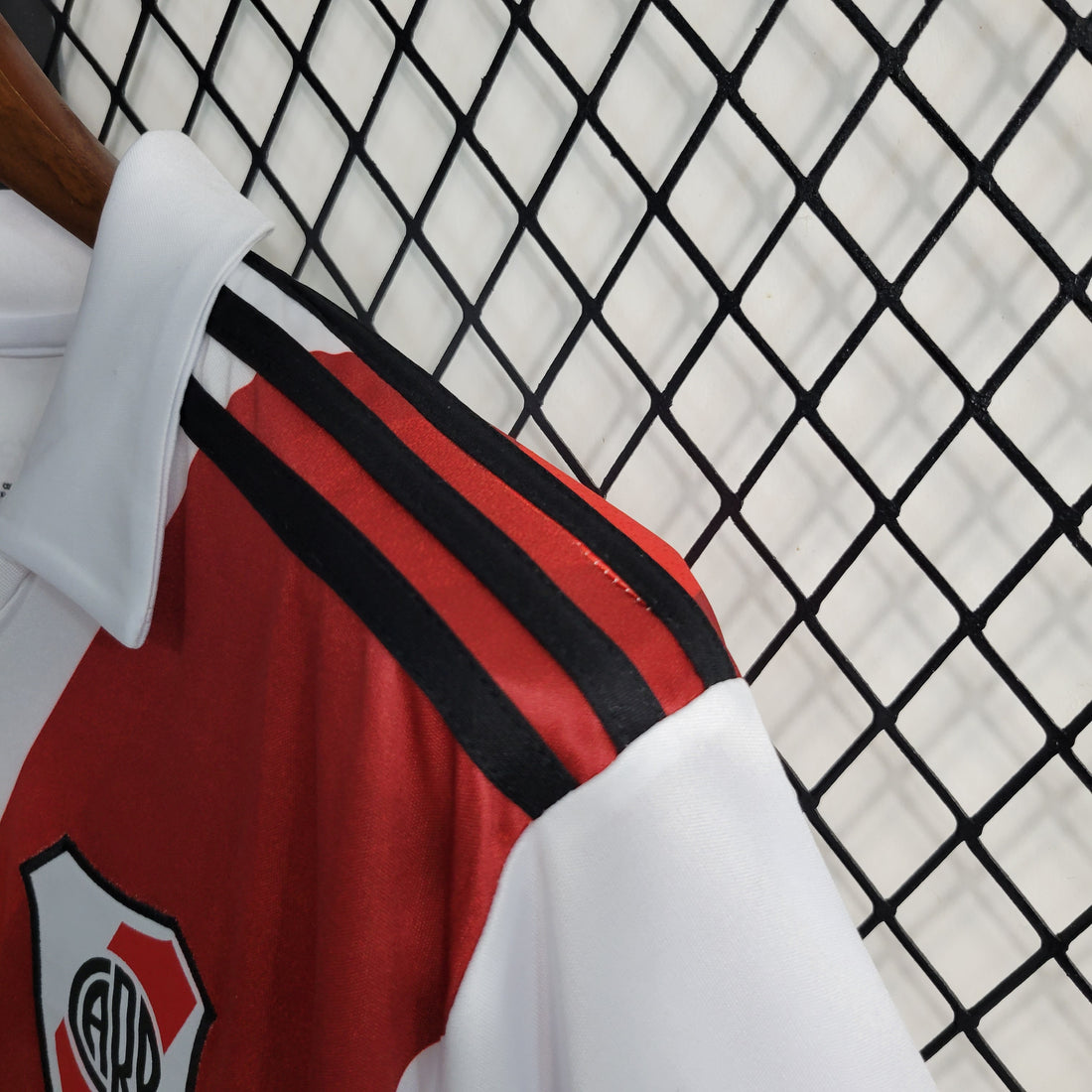 BAJO ENCARGO RIVER PLATE LOCAL 2023 VERSION FAN