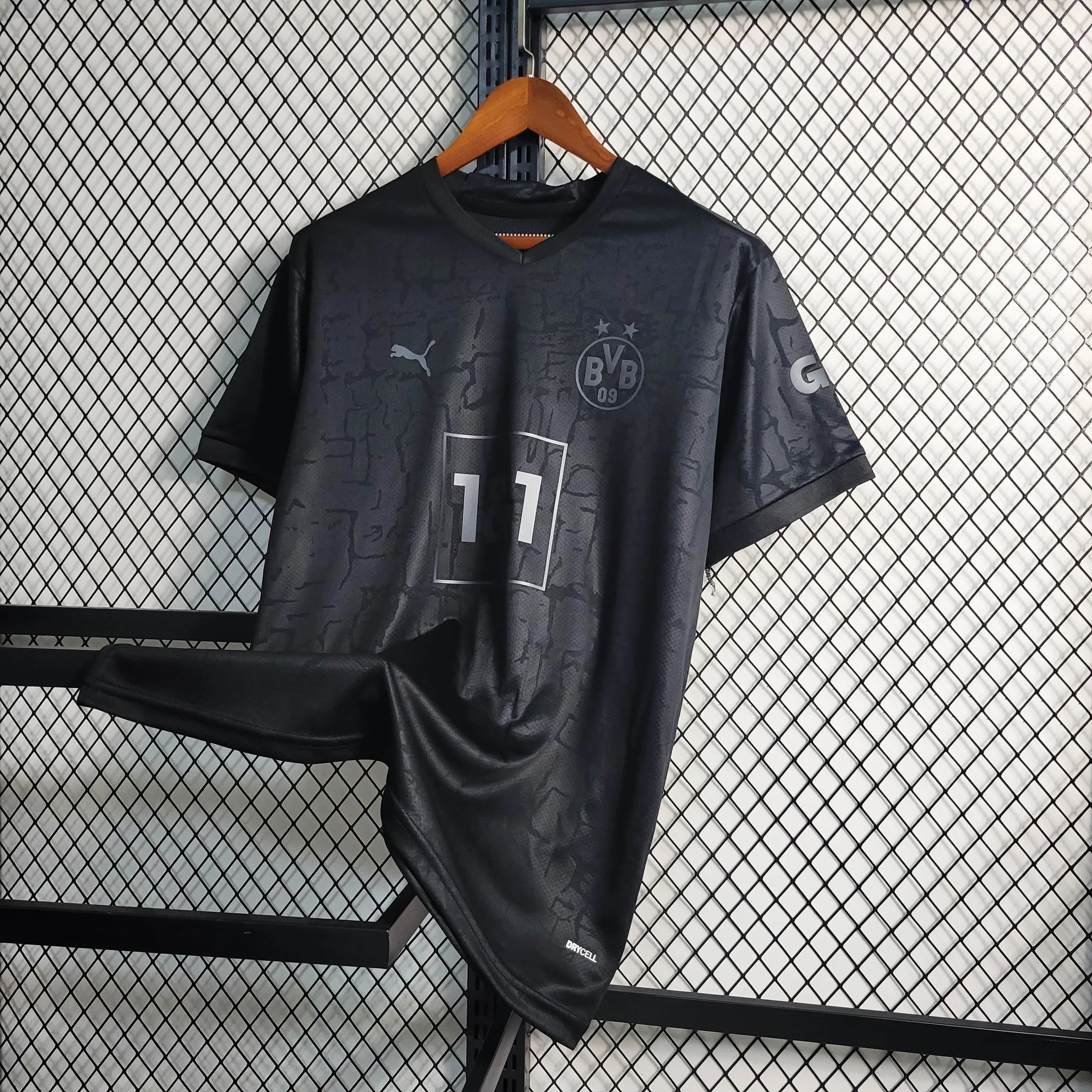 BORUSSIA DORTMUND EDICION ESPECIAL "All Black" 2023/24 VERSION FAN