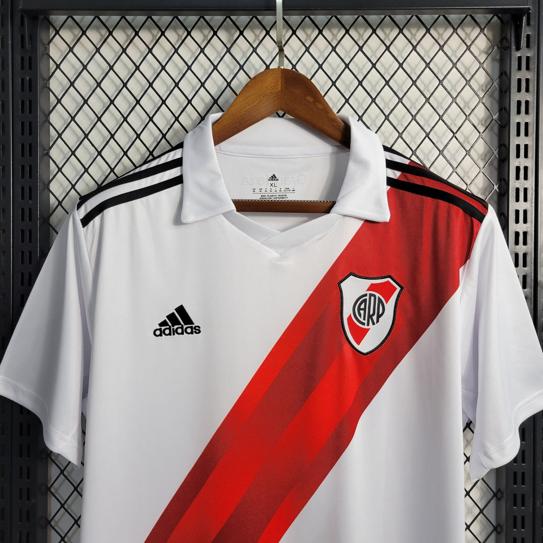 BAJO ENCARGO RIVER PLATE LOCAL 2023 VERSION FAN